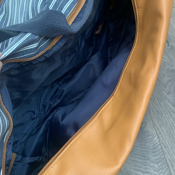 DSW Weekender Duffle Bag - Picture 8 of 9